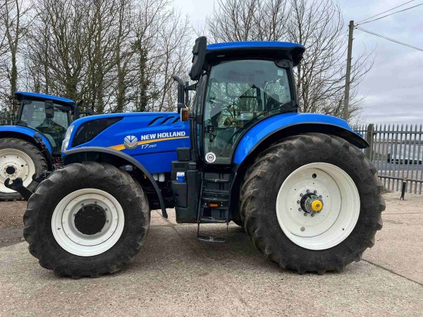 New Holland T6030