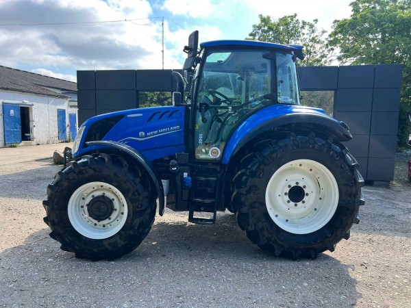 New Holland T6030