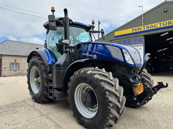 New Holland T6030